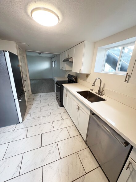4064 S Broadway, Englewood, CO à vendre - Photo intérieure - Image 2 de 14