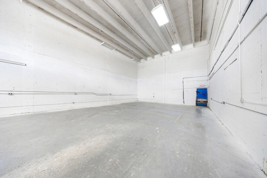 1373 NW 97th Ave, Miami, FL for lease - Building Photo - Image 1 of 10
