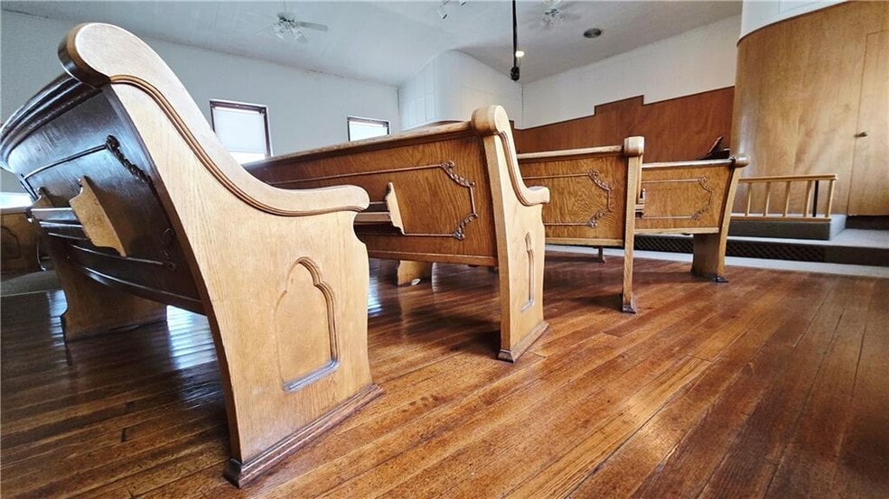 2802 S 19th St, Saint Joseph, MO for sale - Building Photo - Image 3 of 6