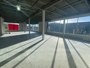 794 Boul Du Cure-Labelle, Blainville, QC for lease Interior Photo- Image 2 of 3