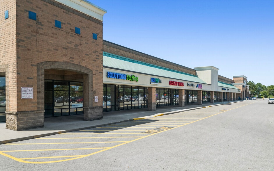 6011-6029 Groveport Rd, Groveport, OH for lease - Building Photo - Image 2 of 9