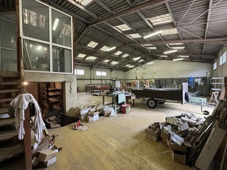 Industriel dans Port-de-Bouc à louer - Photo du bâtiment - Image 2 de 9