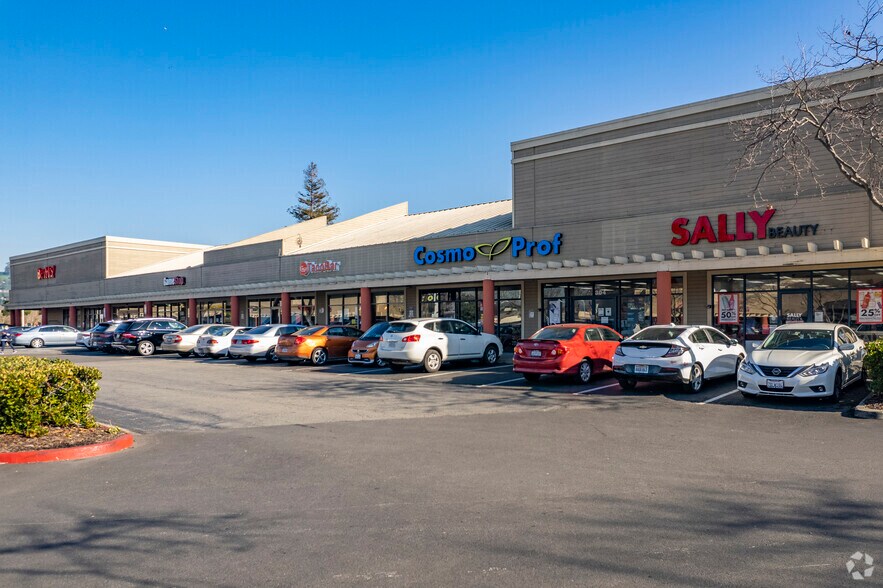 15100 Hesperian Blvd, San Leandro, CA à louer - Photo du bâtiment - Image 2 de 10