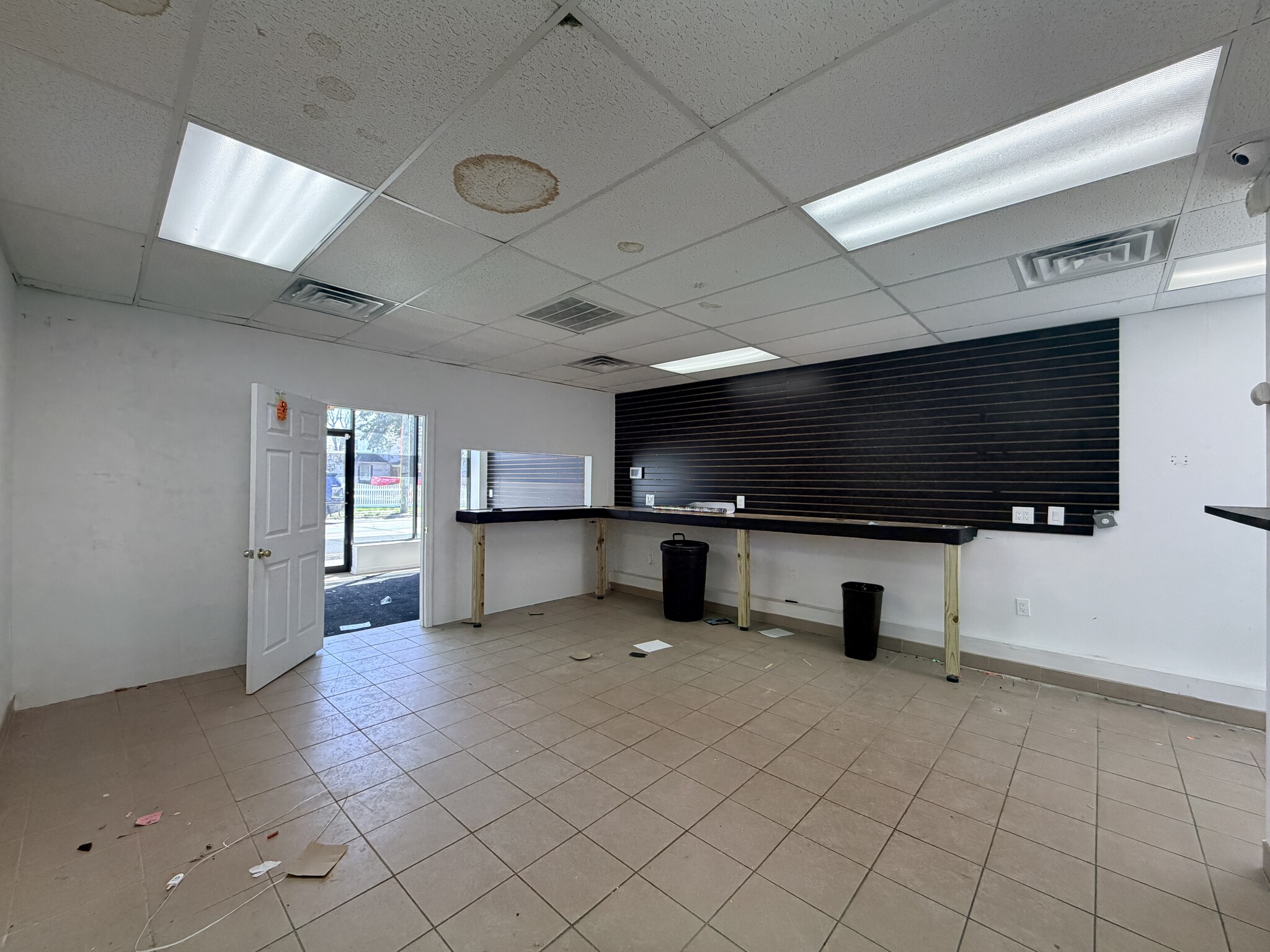 80-82 Carleton Ave, East Islip, NY for lease Interior Photo- Image 1 of 5