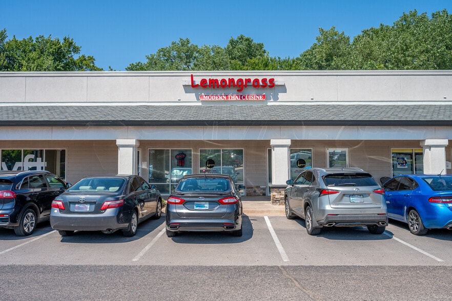 285 S Santa Fe Ave, Edmond, OK for lease - Building Photo - Image 3 of 6