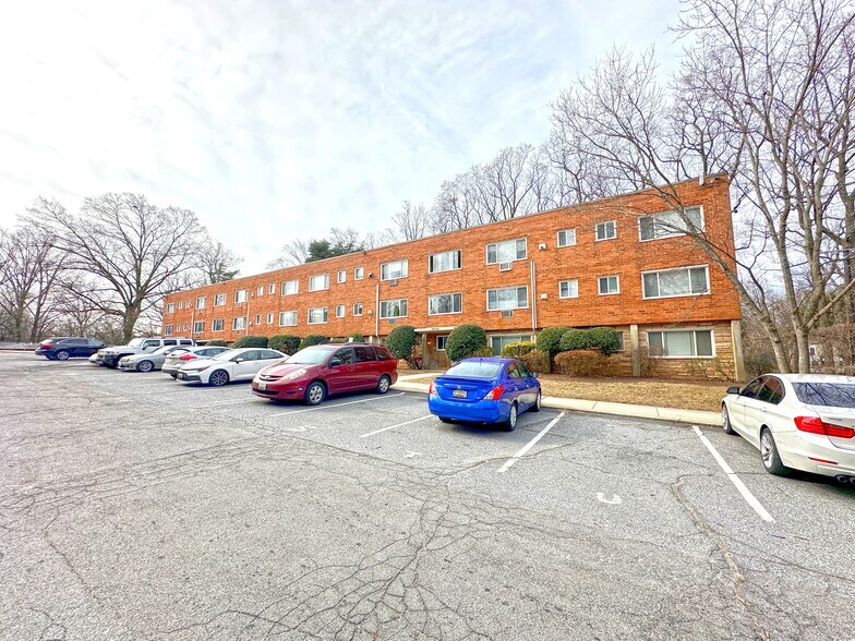 8306-8308 Barron St, Takoma Park, MD à vendre - Photo du bâtiment - Image 2 de 9