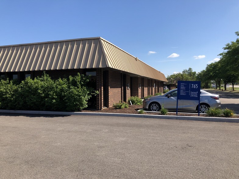 729 N Route 83, Bensenville, IL à louer - Photo du bâtiment - Image 2 de 10