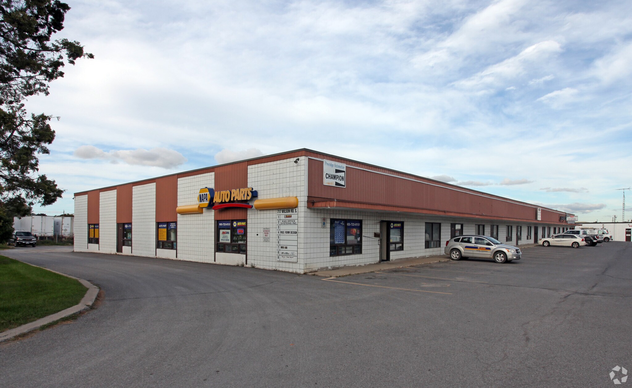 717 Wilson Rd S, Oshawa, ON for sale Primary Photo- Image 1 of 1