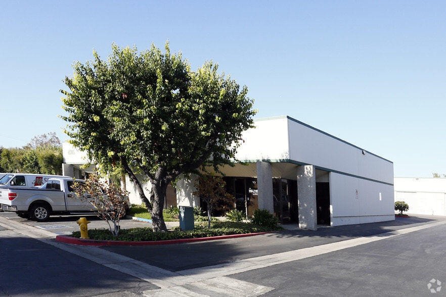4505 Industrial St, Simi Valley, CA for lease - Building Photo - Image 2 of 3