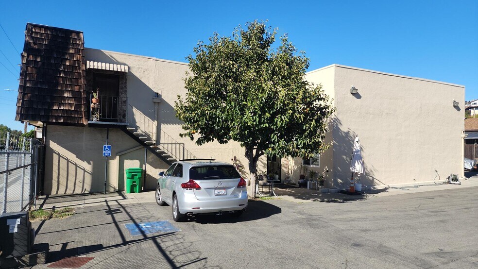 17180-17200 Foothill Blvd, Castro Valley, CA à louer - Photo du bâtiment - Image 3 de 10