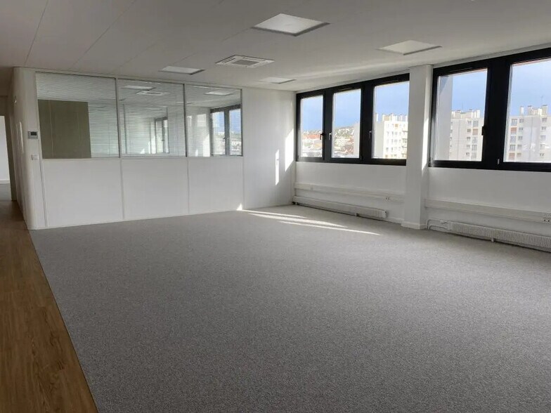 147 Avenue Paul Doumer, Rueil-Malmaison à louer - Photo du bâtiment - Image 3 de 8