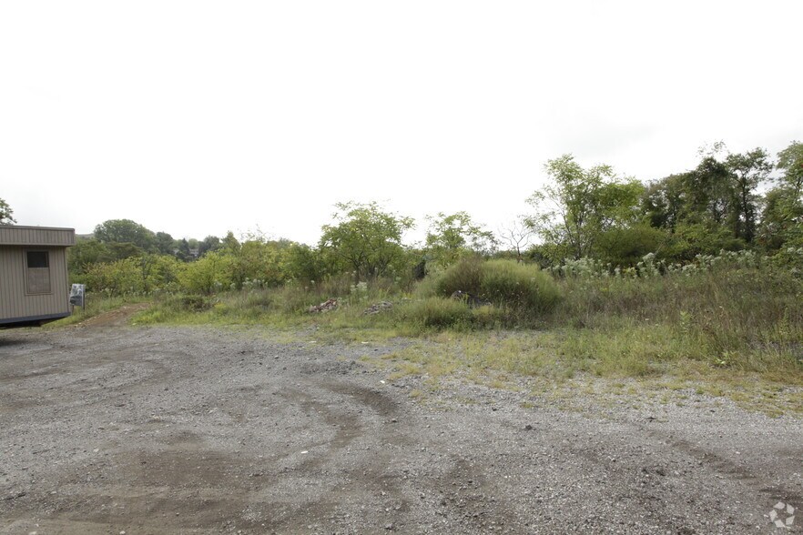 Maryland Ave, North Versailles, PA à vendre - Photo du bâtiment - Image 2 de 2