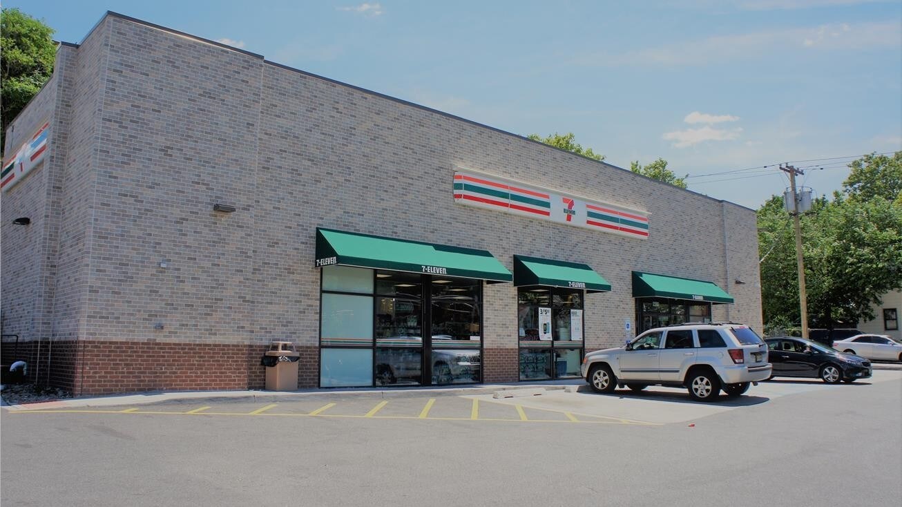 2380 John F Kennedy Blvd, Jersey City, NJ for lease Primary Photo- Image 1 of 22