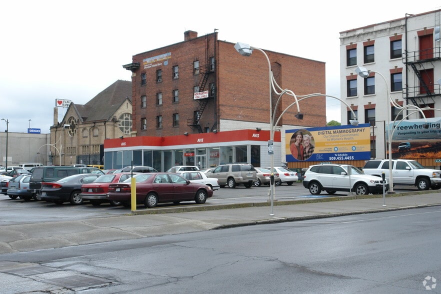 218-224 S Howard St, Spokane, WA for lease - Building Photo - Image 2 of 4