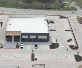2225 Old Denton Rd, Carrollton, TX à louer Photo du bâtiment- Image 2 de 4