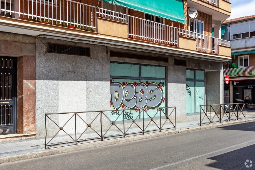 Retail in Madrid, Madrid for lease - Building Photo - Image 2 of 2