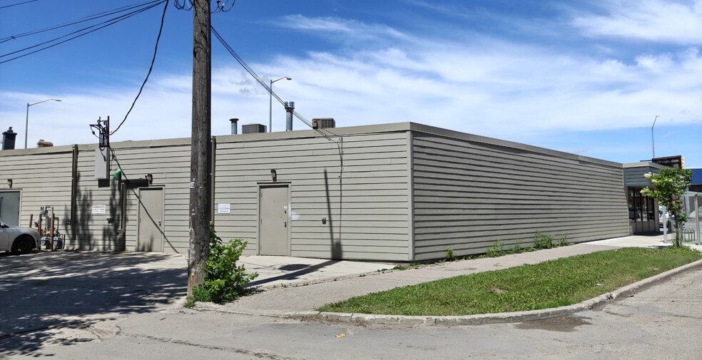 888 Portage Av, Winnipeg, MB for sale - Building Photo - Image 2 of 9