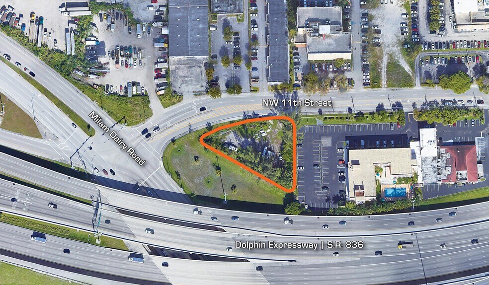 7334-7338 NW 11th Street, Miami, FL à louer - Photo du bâtiment - Image 1 de 5