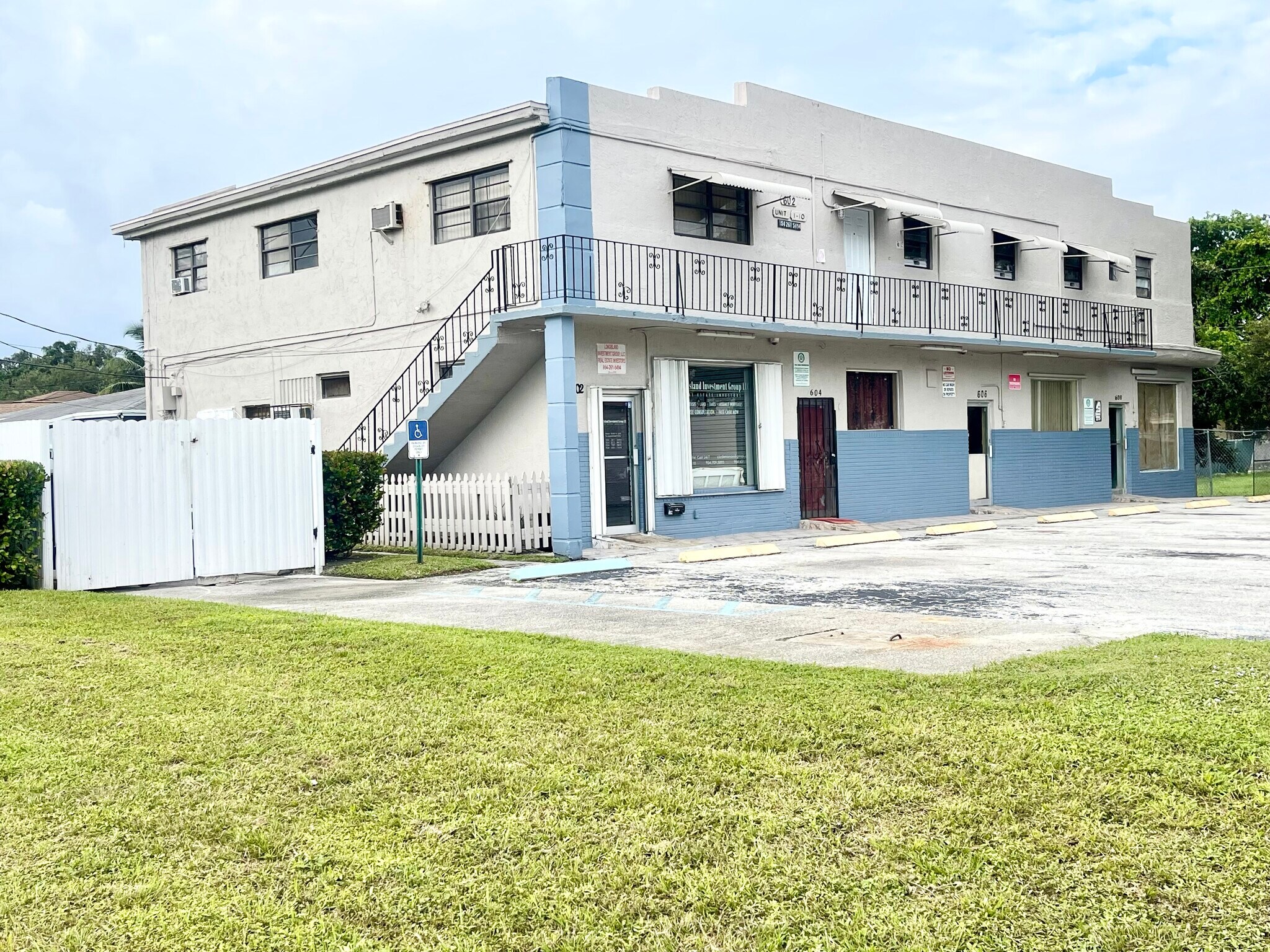 602-608 NW 1st St, Dania, FL à vendre Photo du bâtiment- Image 1 de 20