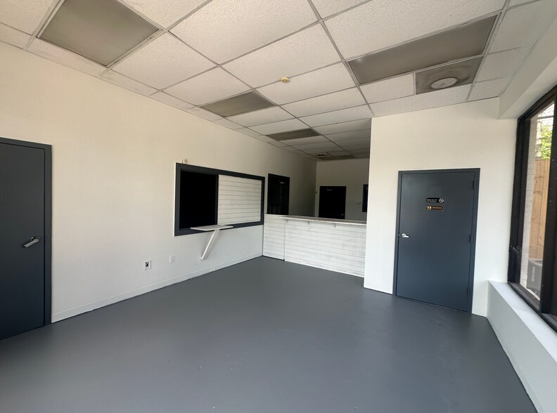 500 Thornton Rd, Lithia Springs, GA à louer - Photo du bâtiment - Image 3 de 9