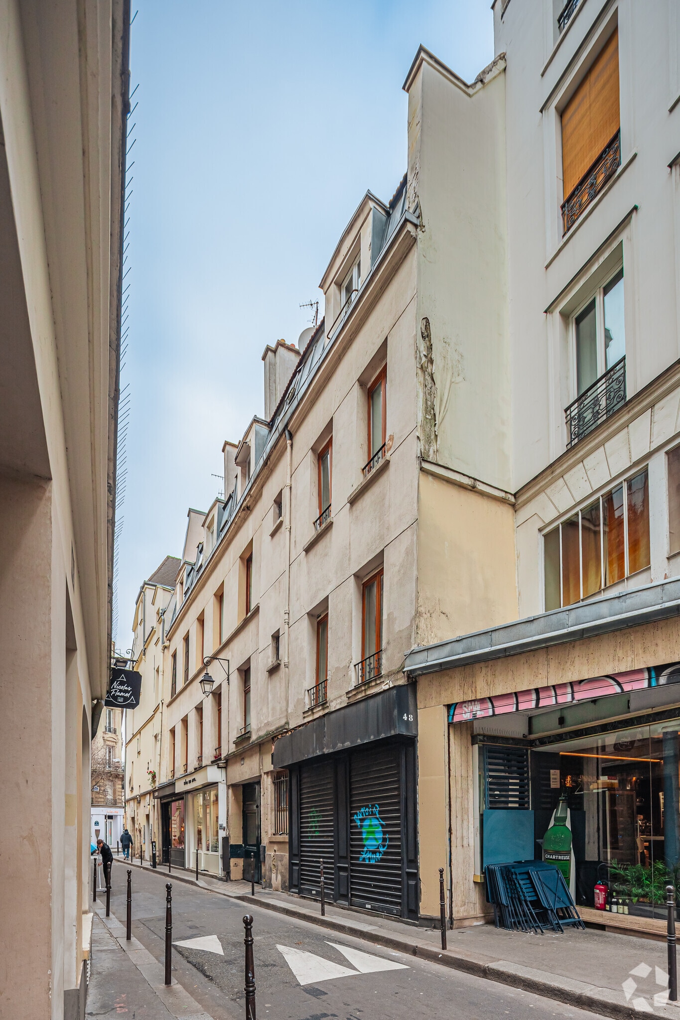 Retail in Paris for lease Primary Photo- Image 1 of 11