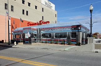 Plus de détails pour 10 W State St, Sharon, PA - Commerce de détail à vendre