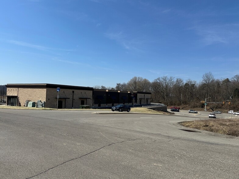 4075-4089 Adair Ave, Valencia, PA for lease - Building Photo - Image 3 of 18