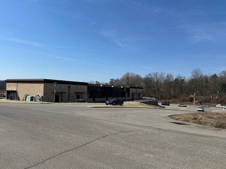 4075-4089 Adair Ave, Valencia, PA à louer - Photo du bâtiment - Image 3 de 17