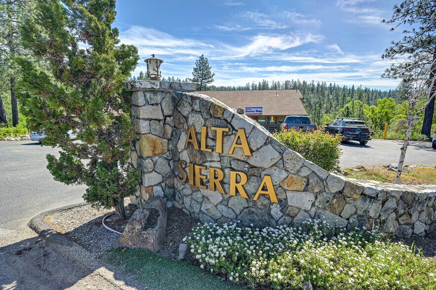 10015 Alta Sierra Dr, Grass Valley, CA à vendre - Photo du bâtiment - Image 3 de 45