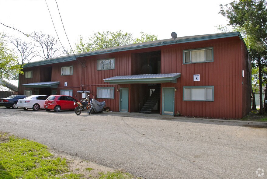 804 N Locust St, Denton, TX à vendre - Photo du bâtiment - Image 2 de 2