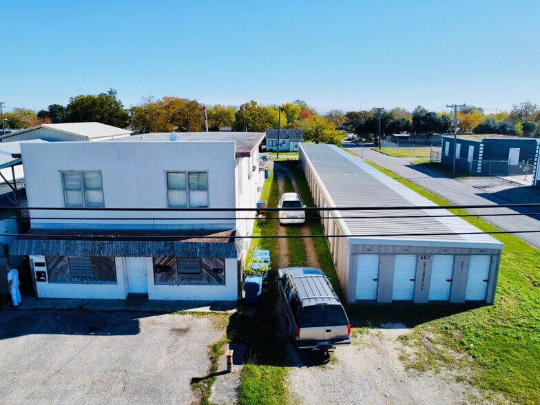 832 W Main St, Port Lavaca, TX à vendre - Photo du bâtiment - Image 2 de 8