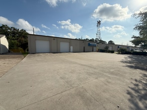 132 Magic Oaks Ct, Spring, TX à louer Photo du bâtiment- Image 2 de 6