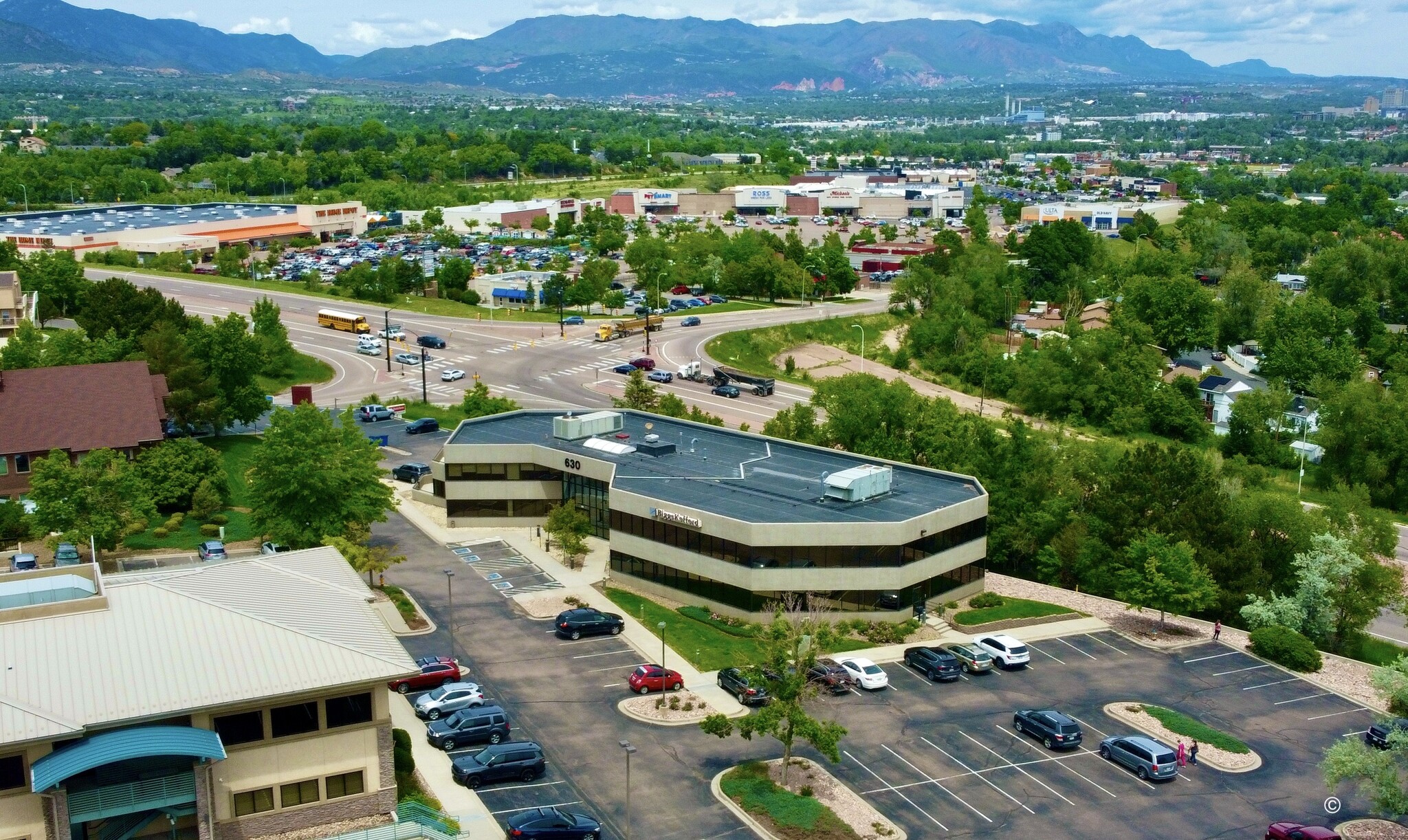 630 Southpointe Ct, Colorado Springs, CO for lease Building Photo- Image 1 of 7