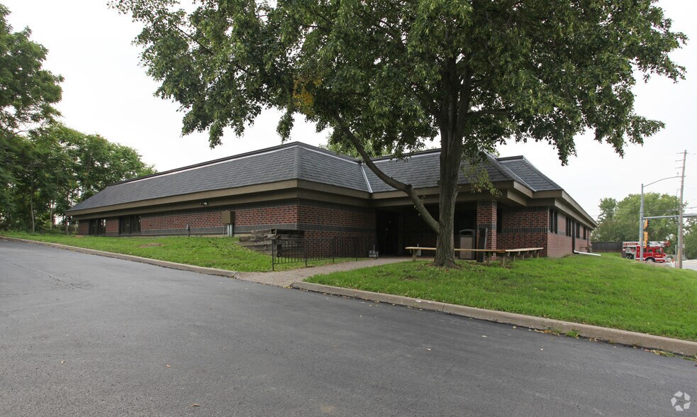 8940 State Ave, Kansas City, KS à vendre - Photo du bâtiment - Image 2 de 2