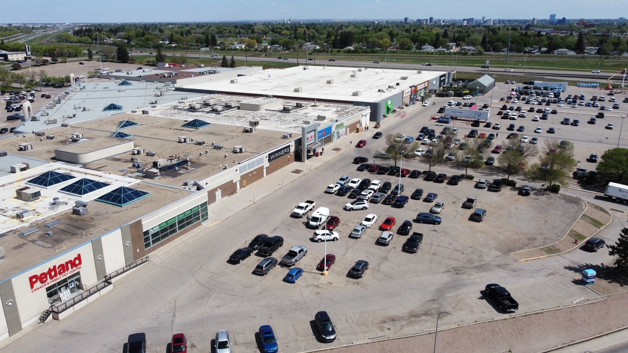 300 Confederation Dr, Saskatoon, SK à louer Photo intérieure- Image 1 de 8