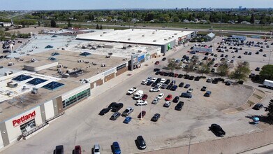 300 Confederation Dr, Saskatoon, SK à louer Photo intérieure- Image 1 de 8