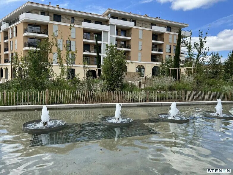 Commerce de détail dans Aix-en-Provence à louer - Photo du bâtiment - Image 2 de 5