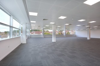 Norreys Dr, Maidenhead à louer Photo intérieure- Image 1 de 1