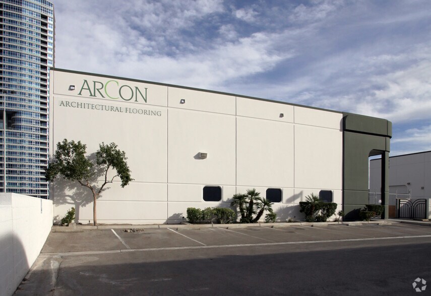 4610 Polaris Ave, Las Vegas, NV à louer - Photo du bâtiment - Image 3 de 3