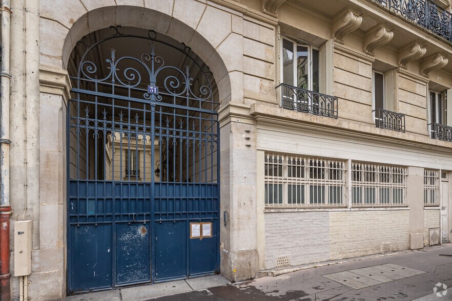 31 Rue De Poissy, Paris à louer - Photo du bâtiment - Image 2 de 4