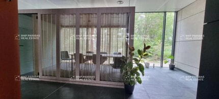 Bureau dans Lyon à louer Photo du bâtiment- Image 2 de 9