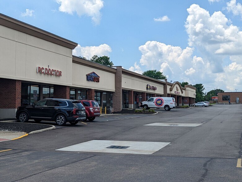 4744-4778 Roosevelt Blvd, Middletown, OH à louer - Photo du bâtiment - Image 2 de 5