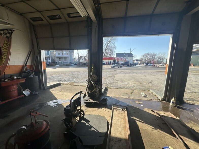 1423 S Park Ave, Buffalo, NY à vendre - Photo du bâtiment - Image 2 de 5