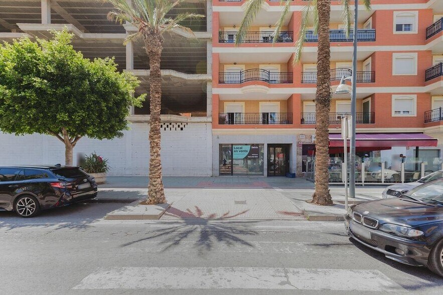 Commerce de détail dans Almería à vendre - Photo du bâtiment - Image 3 de 19
