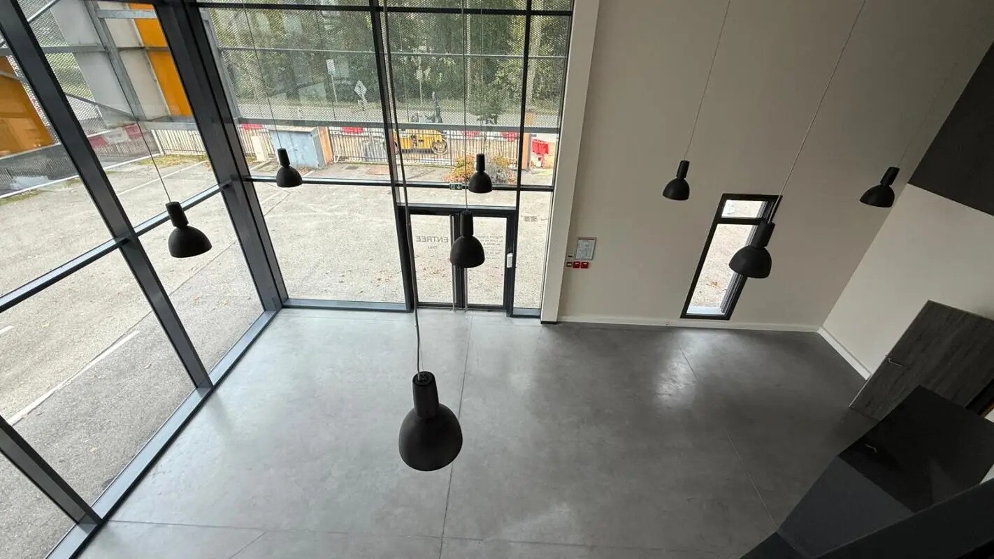 Flex dans Saint-Denis-lès-Bourg à louer Photo intérieure- Image 1 de 28