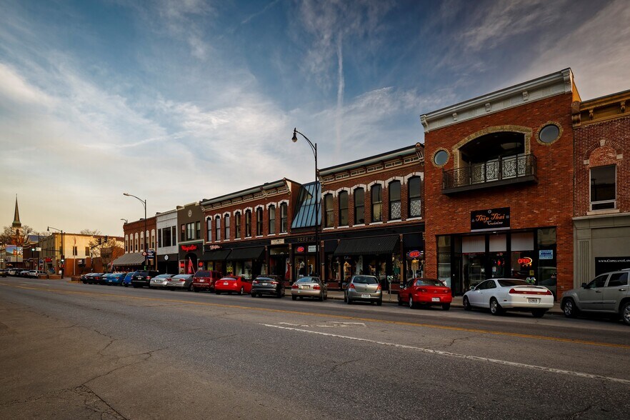 912 E Broadway, Columbia, MO à louer - Photo du bâtiment - Image 3 de 3