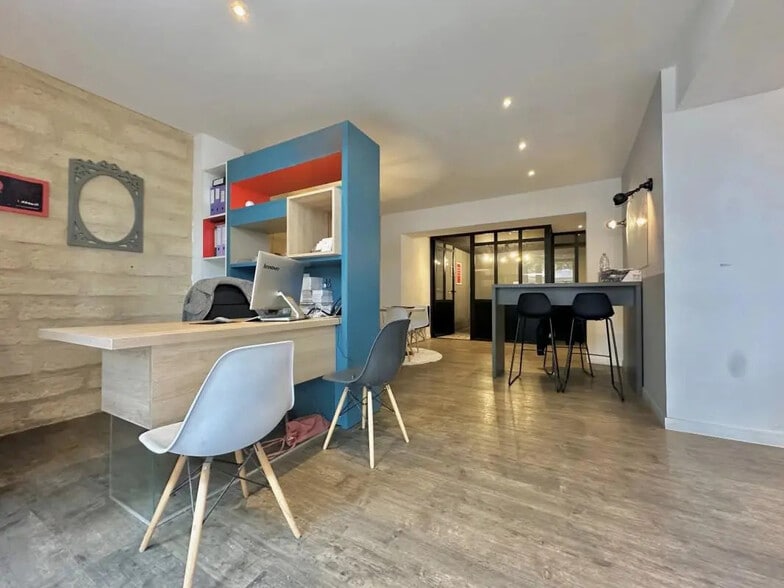 Retail in Montpellier for lease - Interior Photo - Image 3 of 10