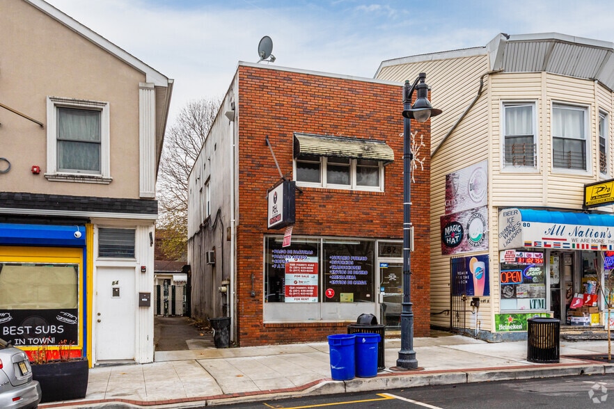 82 Passaic St, Garfield, NJ à vendre - Photo principale - Image 2 de 24