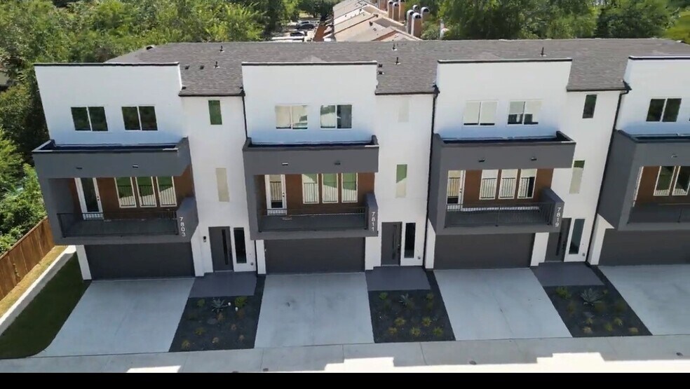 7811 Mohawk Dr, Dallas, TX à vendre - Photo du bâtiment - Image 3 de 29