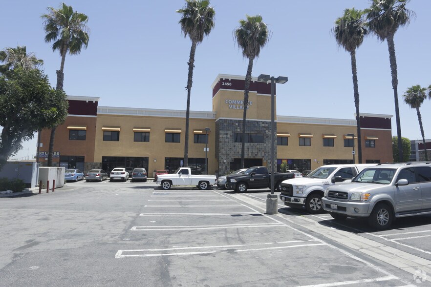 2450 S Atlantic Blvd, Commerce, CA à louer - Photo du bâtiment - Image 3 de 10